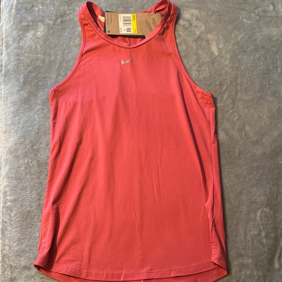 Nike Women's Tank Top NWT - Picture 1 of 12
